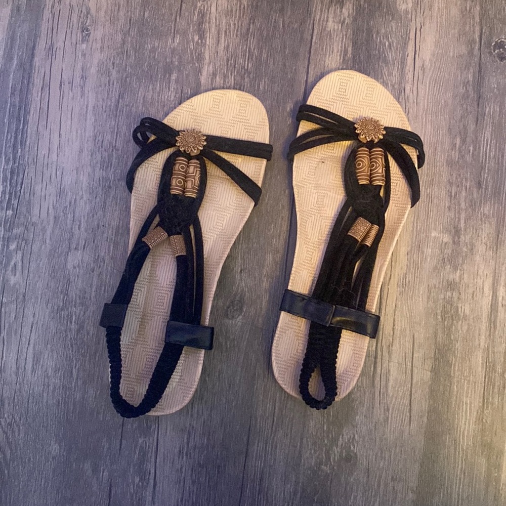 Size 7 sandels.
